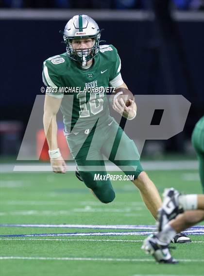Thumbnail 1 in Reedy vs. Newman Smith (UIL 5A Football Bi-District) photogallery.