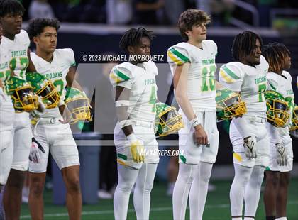 Thumbnail 1 in Reedy vs. Newman Smith (UIL 5A Football Bi-District) photogallery.