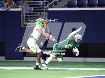 Thumbnail 1 in Reedy vs. Newman Smith (UIL 5A Football Bi-District) photogallery.