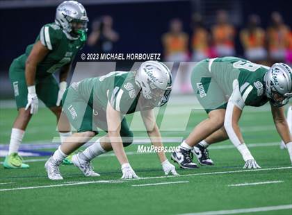 Thumbnail 2 in Reedy vs. Newman Smith (UIL 5A Football Bi-District) photogallery.