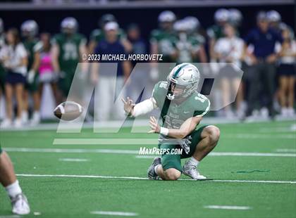 Thumbnail 1 in Reedy vs. Newman Smith (UIL 5A Football Bi-District) photogallery.