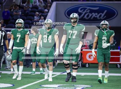 Thumbnail 1 in Reedy vs. Newman Smith (UIL 5A Football Bi-District) photogallery.