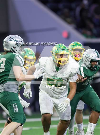 Thumbnail 2 in Reedy vs. Newman Smith (UIL 5A Football Bi-District) photogallery.