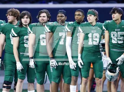 Thumbnail 3 in Reedy vs. Newman Smith (UIL 5A Football Bi-District) photogallery.