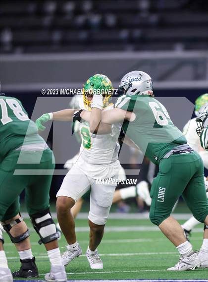 Thumbnail 1 in Reedy vs. Newman Smith (UIL 5A Football Bi-District) photogallery.
