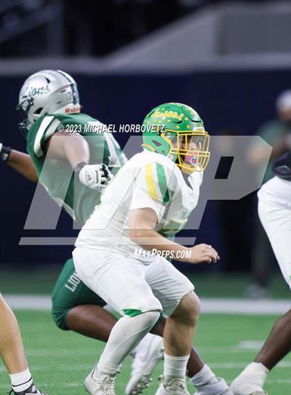 Thumbnail 1 in Reedy vs. Newman Smith (UIL 5A Football Bi-District) photogallery.