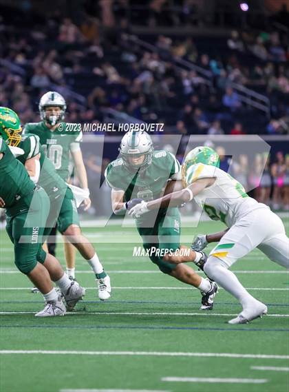 Thumbnail 1 in Reedy vs. Newman Smith (UIL 5A Football Bi-District) photogallery.