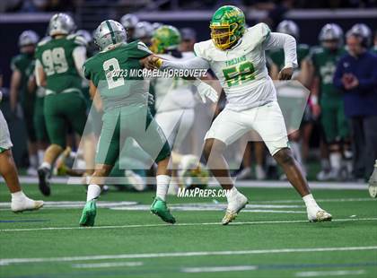 Thumbnail 3 in Reedy vs. Newman Smith (UIL 5A Football Bi-District) photogallery.
