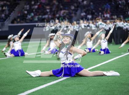 Thumbnail 2 in Reedy vs. Newman Smith (UIL 5A Football Bi-District) photogallery.
