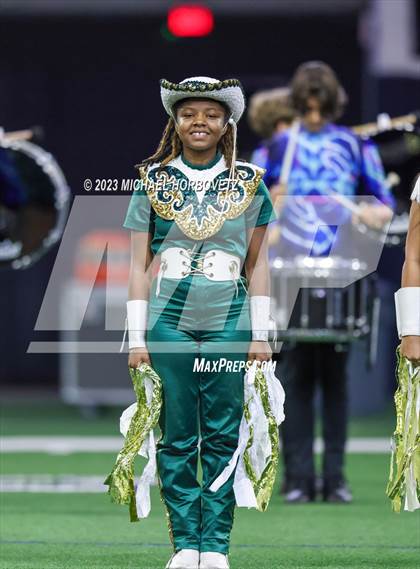 Thumbnail 2 in Reedy vs. Newman Smith (UIL 5A Football Bi-District) photogallery.
