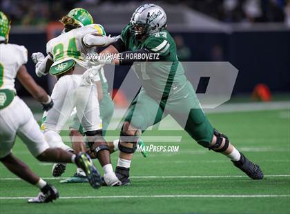 Thumbnail 3 in Reedy vs. Newman Smith (UIL 5A Football Bi-District) photogallery.