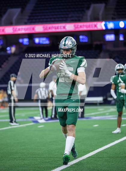 Thumbnail 2 in Reedy vs. Newman Smith (UIL 5A Football Bi-District) photogallery.