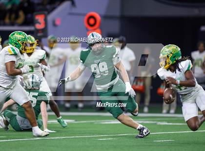 Thumbnail 3 in Reedy vs. Newman Smith (UIL 5A Football Bi-District) photogallery.