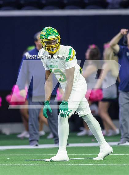 Thumbnail 3 in Reedy vs. Newman Smith (UIL 5A Football Bi-District) photogallery.