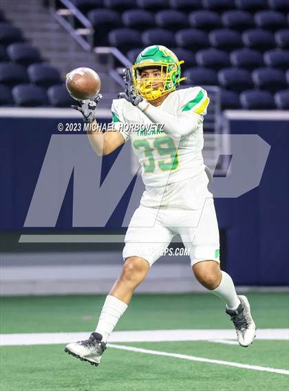 Thumbnail 1 in Reedy vs. Newman Smith (UIL 5A Football Bi-District) photogallery.