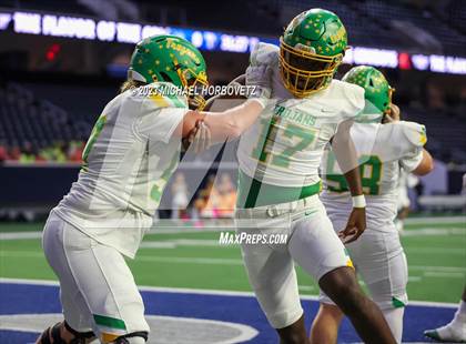 Thumbnail 3 in Reedy vs. Newman Smith (UIL 5A Football Bi-District) photogallery.