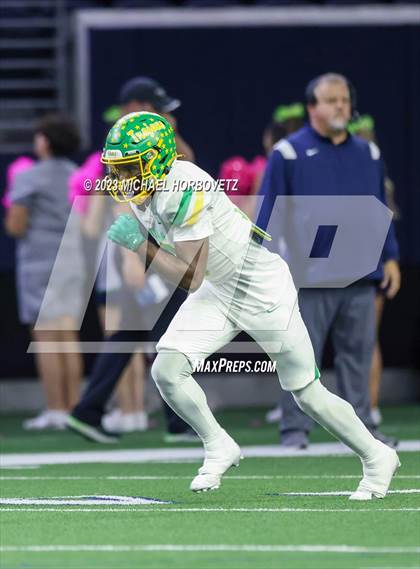 Thumbnail 1 in Reedy vs. Newman Smith (UIL 5A Football Bi-District) photogallery.