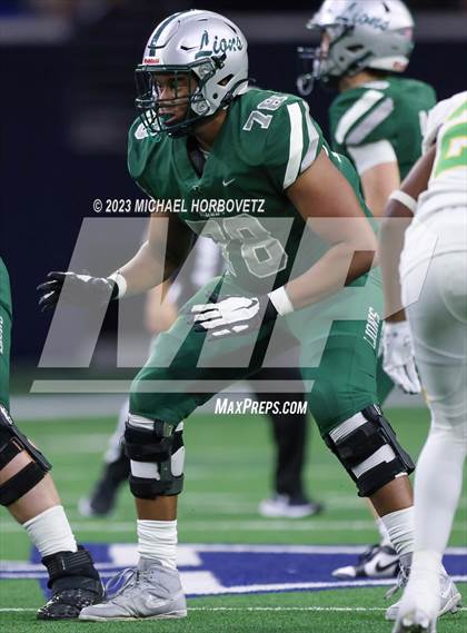 Thumbnail 1 in Reedy vs. Newman Smith (UIL 5A Football Bi-District) photogallery.