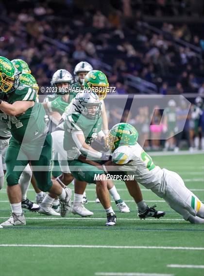 Thumbnail 2 in Reedy vs. Newman Smith (UIL 5A Football Bi-District) photogallery.
