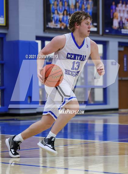 Thumbnail 1 in Paradise vs. Central Heights photogallery.