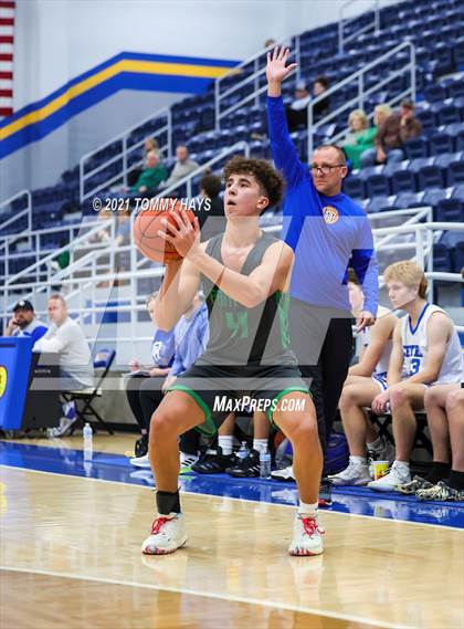 Thumbnail 3 in Paradise vs. Central Heights photogallery.