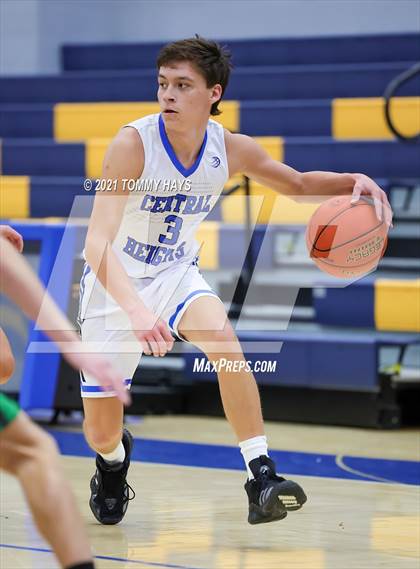 Thumbnail 3 in Paradise vs. Central Heights photogallery.