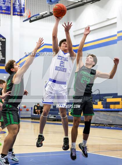 Thumbnail 3 in Paradise vs. Central Heights photogallery.