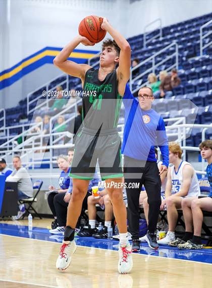 Thumbnail 1 in Paradise vs. Central Heights photogallery.