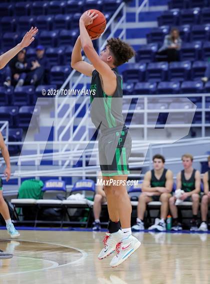 Thumbnail 2 in Paradise vs. Central Heights photogallery.
