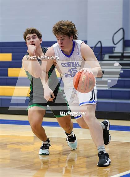 Thumbnail 3 in Paradise vs. Central Heights photogallery.