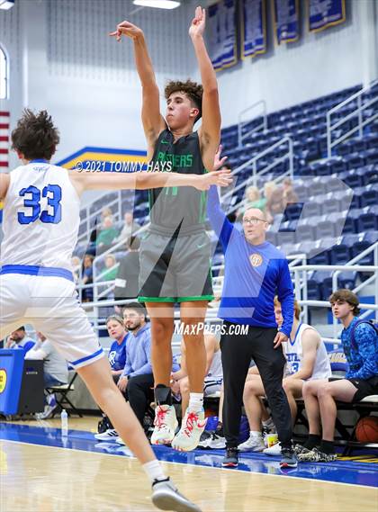 Thumbnail 3 in Paradise vs. Central Heights photogallery.