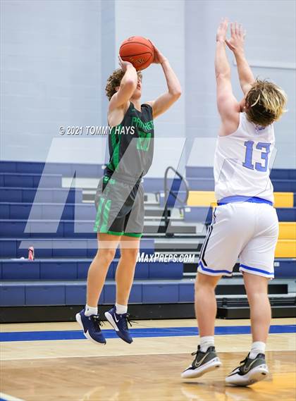 Thumbnail 2 in Paradise vs. Central Heights photogallery.