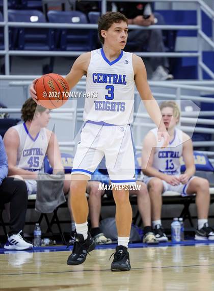 Thumbnail 3 in Paradise vs. Central Heights photogallery.