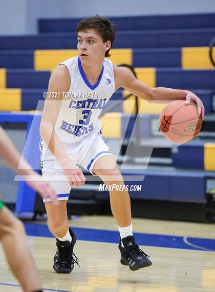 Thumbnail 2 in Paradise vs. Central Heights photogallery.