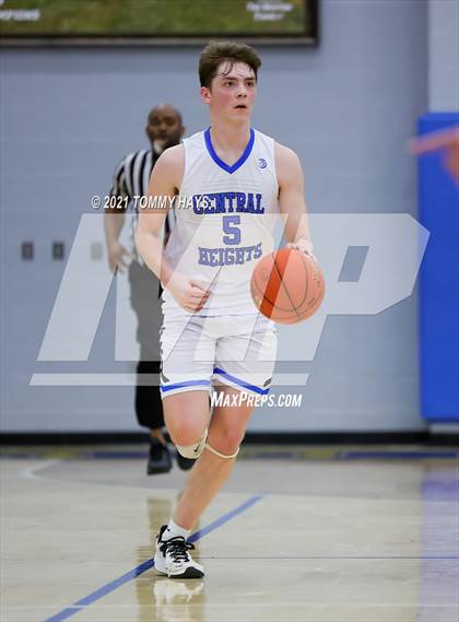 Thumbnail 2 in Paradise vs. Central Heights photogallery.