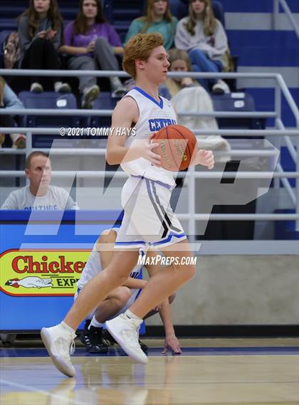 Thumbnail 2 in Paradise vs. Central Heights photogallery.