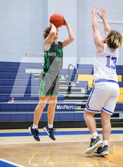 Thumbnail 1 in Paradise vs. Central Heights photogallery.