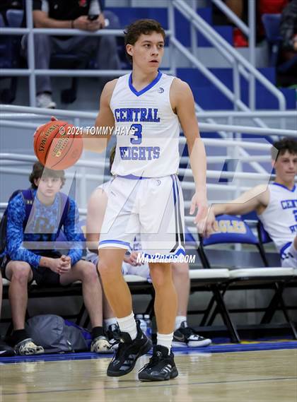 Thumbnail 2 in Paradise vs. Central Heights photogallery.