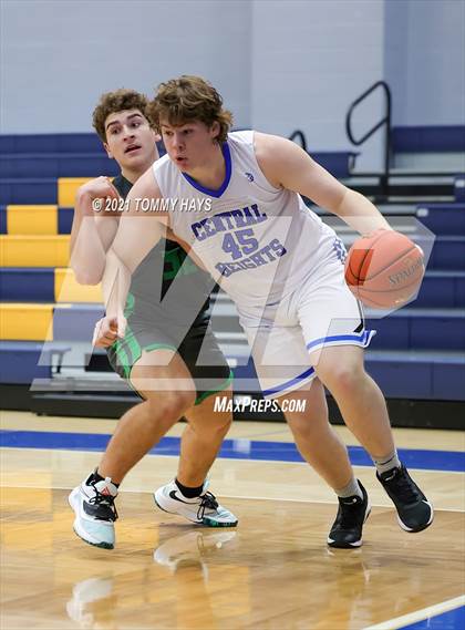 Thumbnail 3 in Paradise vs. Central Heights photogallery.