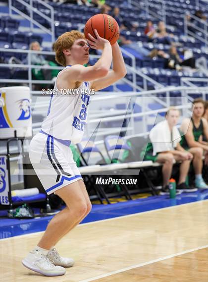 Thumbnail 1 in Paradise vs. Central Heights photogallery.