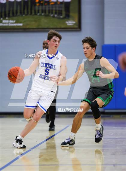 Thumbnail 2 in Paradise vs. Central Heights photogallery.