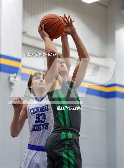 Thumbnail 2 in Paradise vs. Central Heights photogallery.