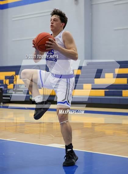 Thumbnail 3 in Paradise vs. Central Heights photogallery.