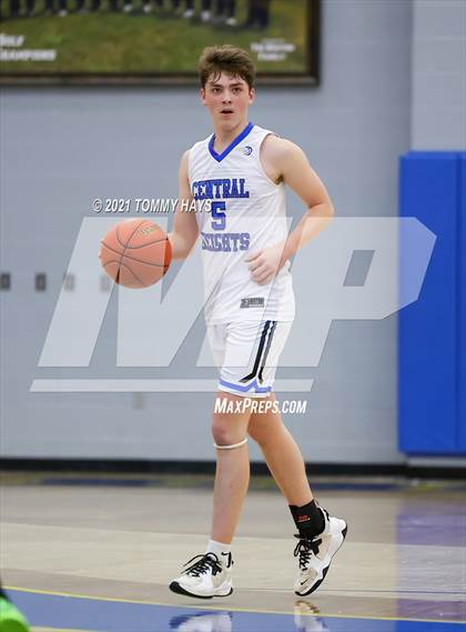 Thumbnail 3 in Paradise vs. Central Heights photogallery.