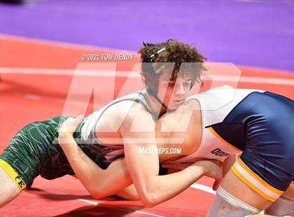 Thumbnail 2 in UIL State Championships - 6A 132lb Final photogallery.