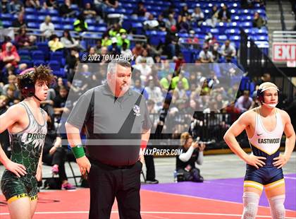 Thumbnail 2 in UIL State Championships - 6A 132lb Final photogallery.
