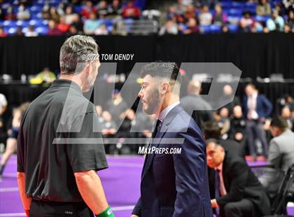 Thumbnail 3 in UIL State Championships - 6A 132lb Final photogallery.