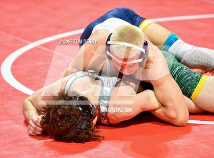 Thumbnail 2 in UIL State Championships - 6A 132lb Final photogallery.
