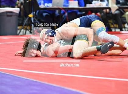Thumbnail 3 in UIL State Championships - 6A 132lb Final photogallery.
