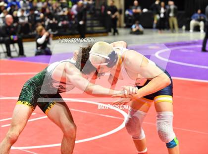 Thumbnail 3 in UIL State Championships - 6A 132lb Final photogallery.